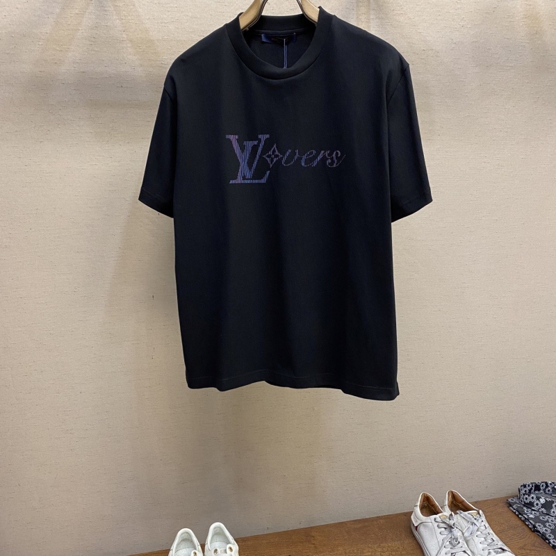 l0vis Vvtt0n shirt